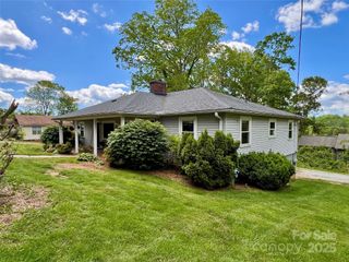 135 Haynes Street, Hendersonville, NC 28791