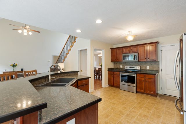 379 Misty Dr, Pleasant View, TN 37146