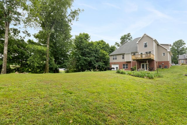 379 Misty Dr, Pleasant View, TN 37146