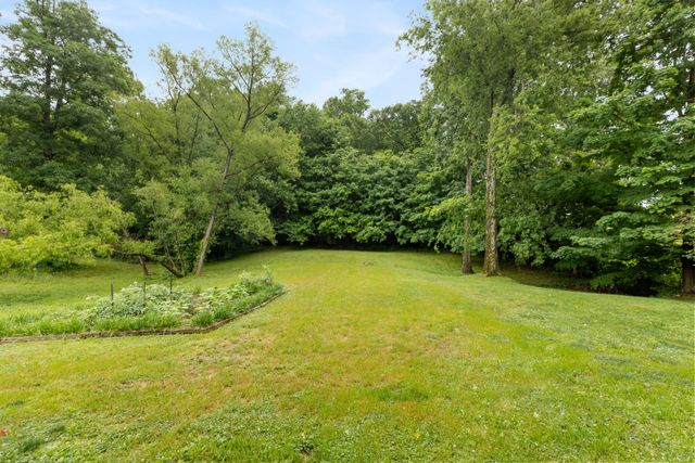 379 Misty Dr, Pleasant View, TN 37146
