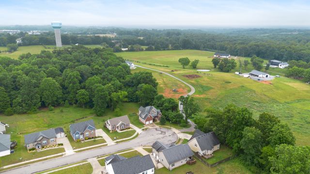 379 Misty Dr, Pleasant View, TN 37146