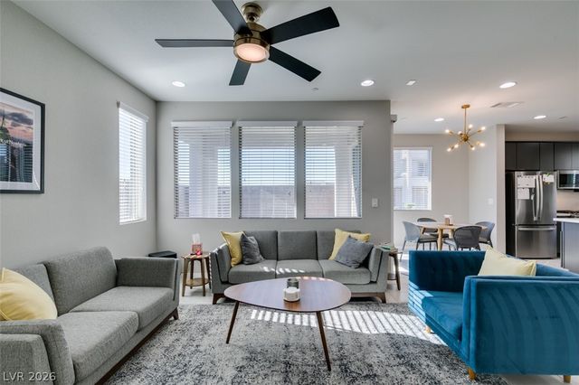 642 Solar Citrine Street, Las Vegas, NV 89138
