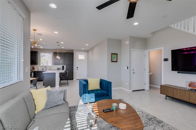 642 Solar Citrine Street, Las Vegas, NV 89138