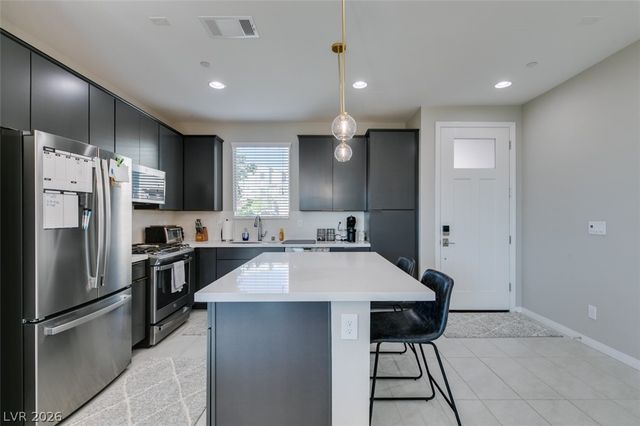 642 Solar Citrine Street, Las Vegas, NV 89138