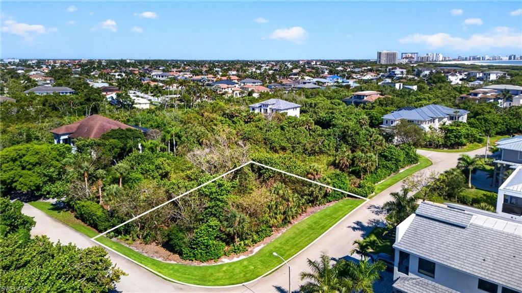 707 Waterside DR, MARCO ISLAND, FL 34145 — photo 4