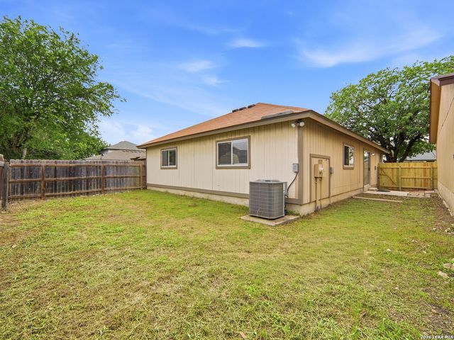 6827 CELES MEADOW DR, Converse, TX 78109