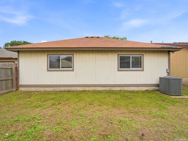 6827 CELES MEADOW DR, Converse, TX 78109