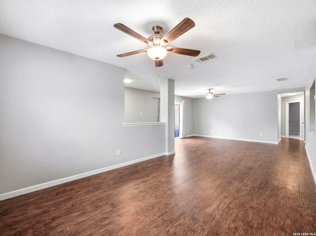 6827 CELES MEADOW DR, Converse, TX 78109
