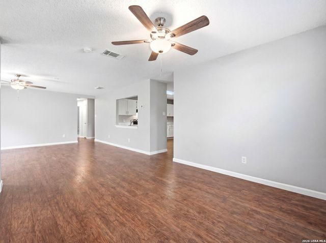 6827 CELES MEADOW DR, Converse, TX 78109