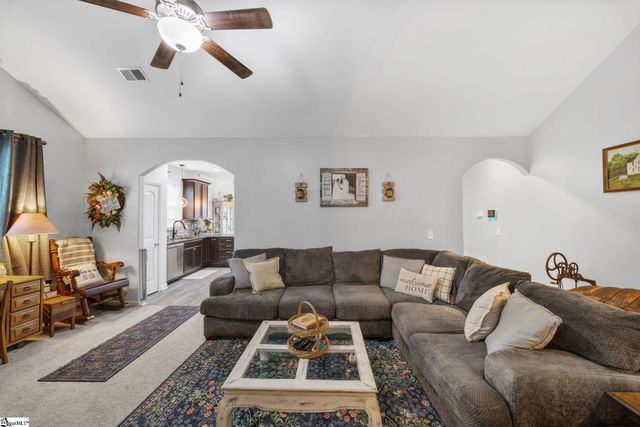 637 Ivywood Place, Boiling Springs, SC 29316