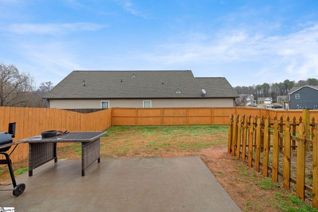 637 Ivywood Place, Boiling Springs, SC 29316