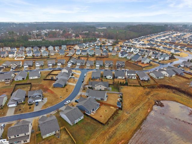 637 Ivywood Place, Boiling Springs, SC 29316