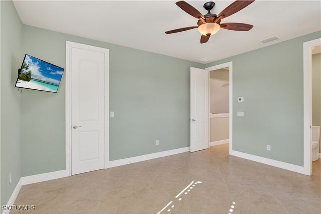 559 93rd AVE N, Naples, FL 34108