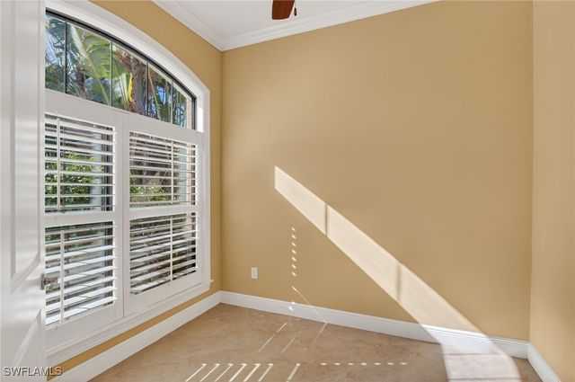 559 93rd AVE N, Naples, FL 34108