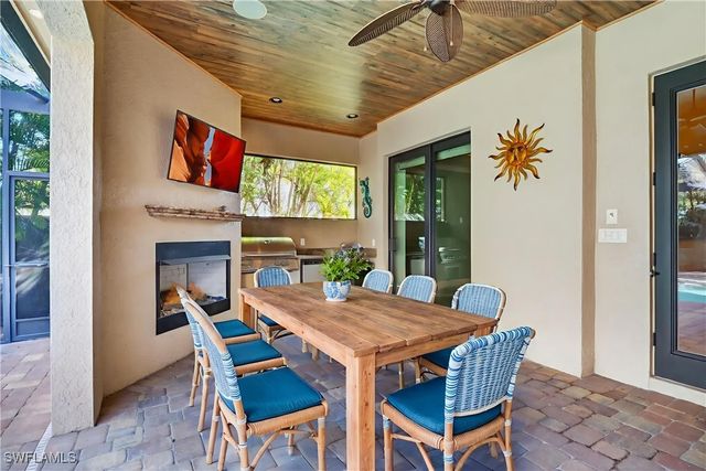 559 93rd AVE N, Naples, FL 34108