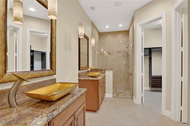 559 93rd AVE N, Naples, FL 34108