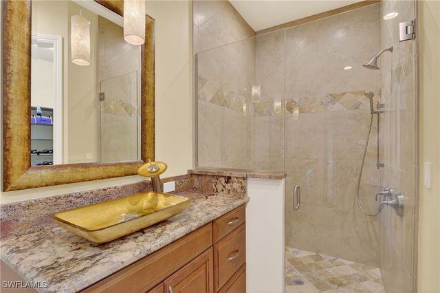 559 93rd AVE N, Naples, FL 34108