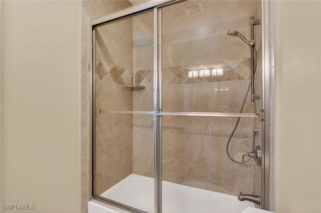 559 93rd AVE N, Naples, FL 34108