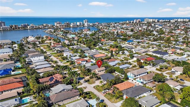 559 93rd AVE N, Naples, FL 34108