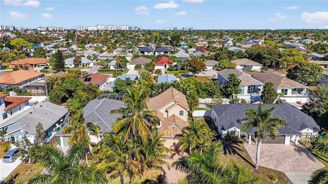 559 93rd AVE N, Naples, FL 34108