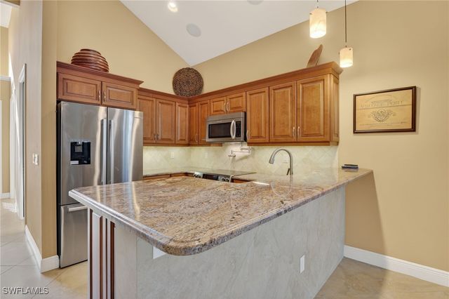 559 93rd AVE N, Naples, FL 34108