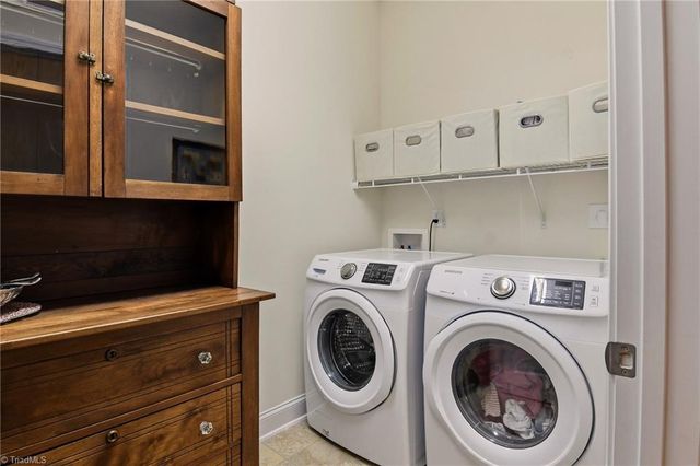 6279 Queens Gate Court, Clemmons, NC 27012