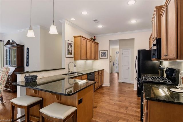 6279 Queens Gate Court, Clemmons, NC 27012