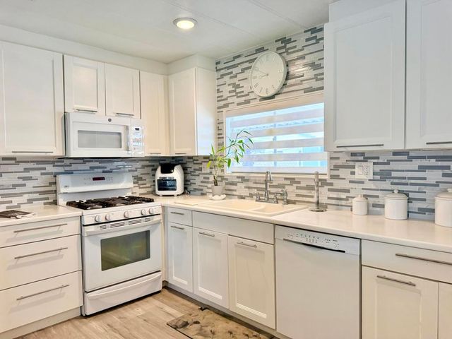 38890 Desert Greens Drive W, Palm Desert, CA 92260
