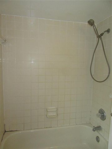 4914 OAKSHIRE DRIVE, Tampa, FL 33625