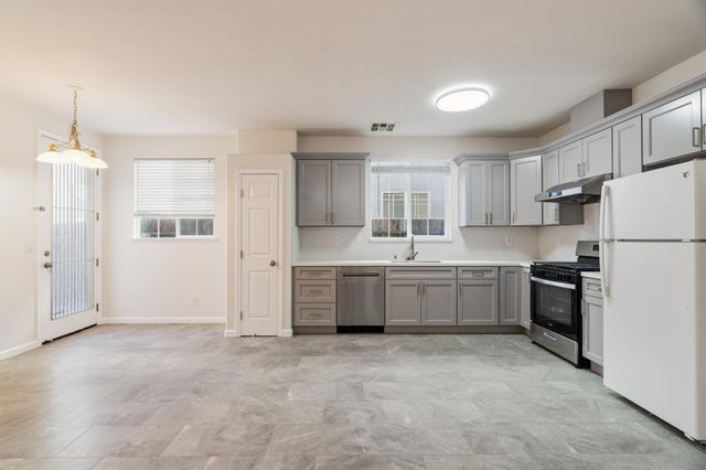 1815 Hammertown Dr, Stockton, CA 95210