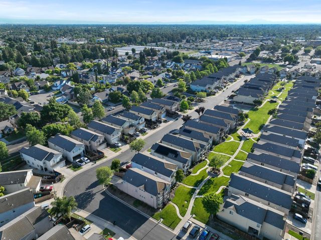 1815 Hammertown Dr, Stockton, CA 95210