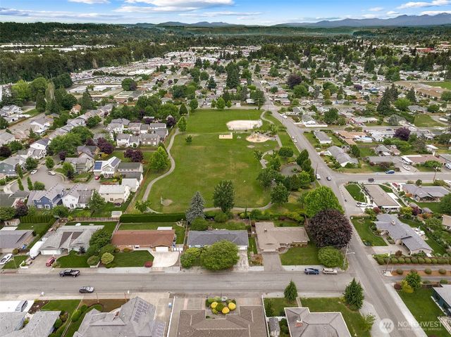 1005 17th Street NW, Puyallup, WA 98371