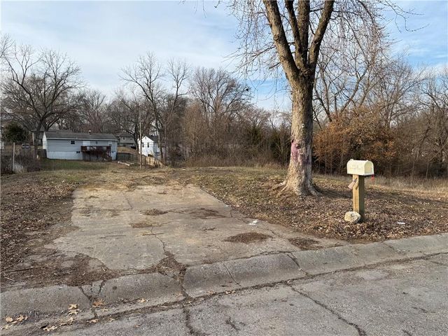 4918 N Wallace Avenue, Kansas City, MO 64119