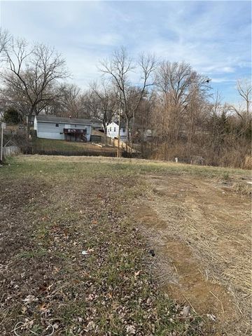 4918 N Wallace Avenue, Kansas City, MO 64119