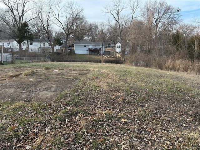 4918 N Wallace Avenue, Kansas City, MO 64119