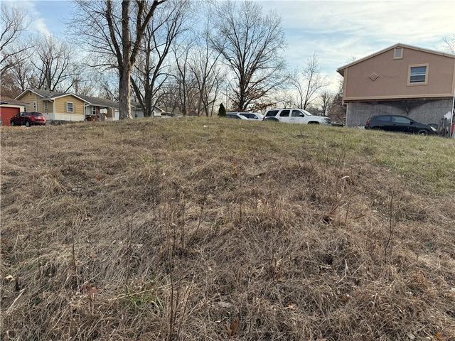 4918 N Wallace Avenue, Kansas City, MO 64119