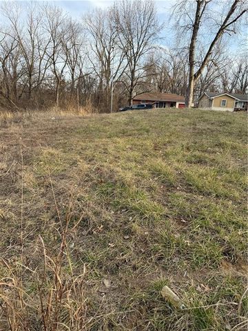 4918 N Wallace Avenue, Kansas City, MO 64119