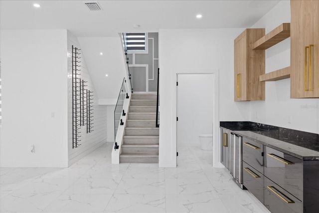 902 W SLIGH AVENUE, Tampa, FL 33604