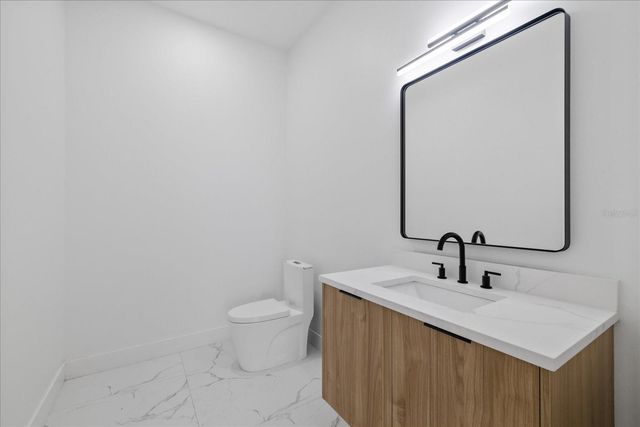 902 W SLIGH AVENUE, Tampa, FL 33604