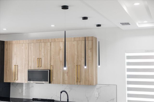 902 W SLIGH AVENUE, Tampa, FL 33604