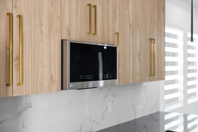 902 W SLIGH AVENUE, Tampa, FL 33604