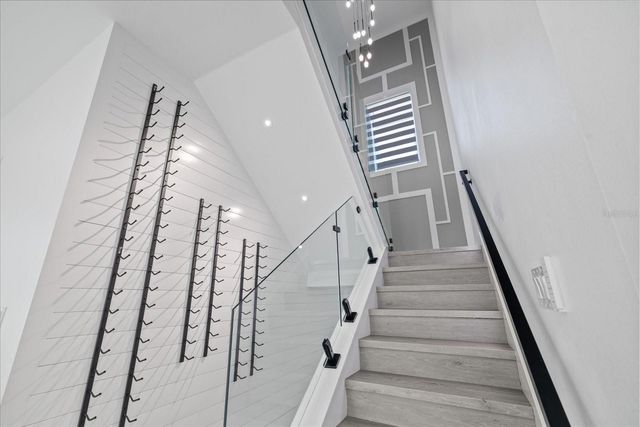 902 W SLIGH AVENUE, Tampa, FL 33604