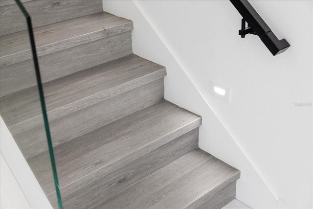 902 W SLIGH AVENUE, Tampa, FL 33604