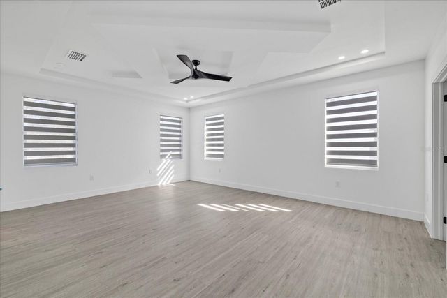 902 W SLIGH AVENUE, Tampa, FL 33604