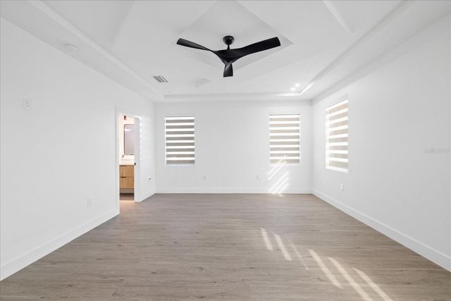 902 W SLIGH AVENUE, Tampa, FL 33604