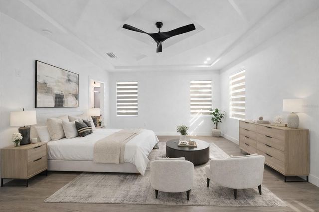 902 W SLIGH AVENUE, Tampa, FL 33604