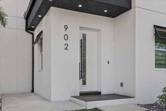 902 W SLIGH AVENUE, Tampa, FL 33604