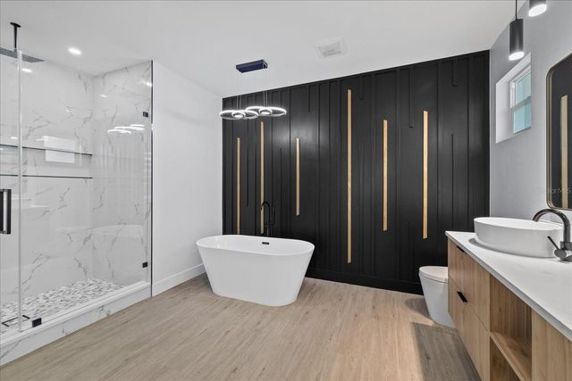 902 W SLIGH AVENUE, Tampa, FL 33604