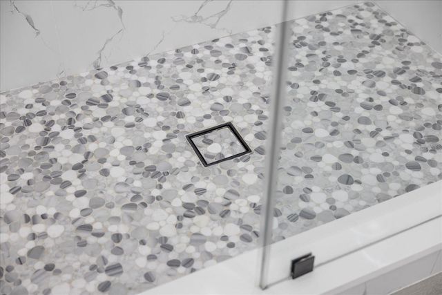 902 W SLIGH AVENUE, Tampa, FL 33604