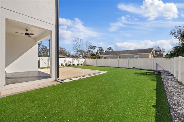 902 W SLIGH AVENUE, Tampa, FL 33604